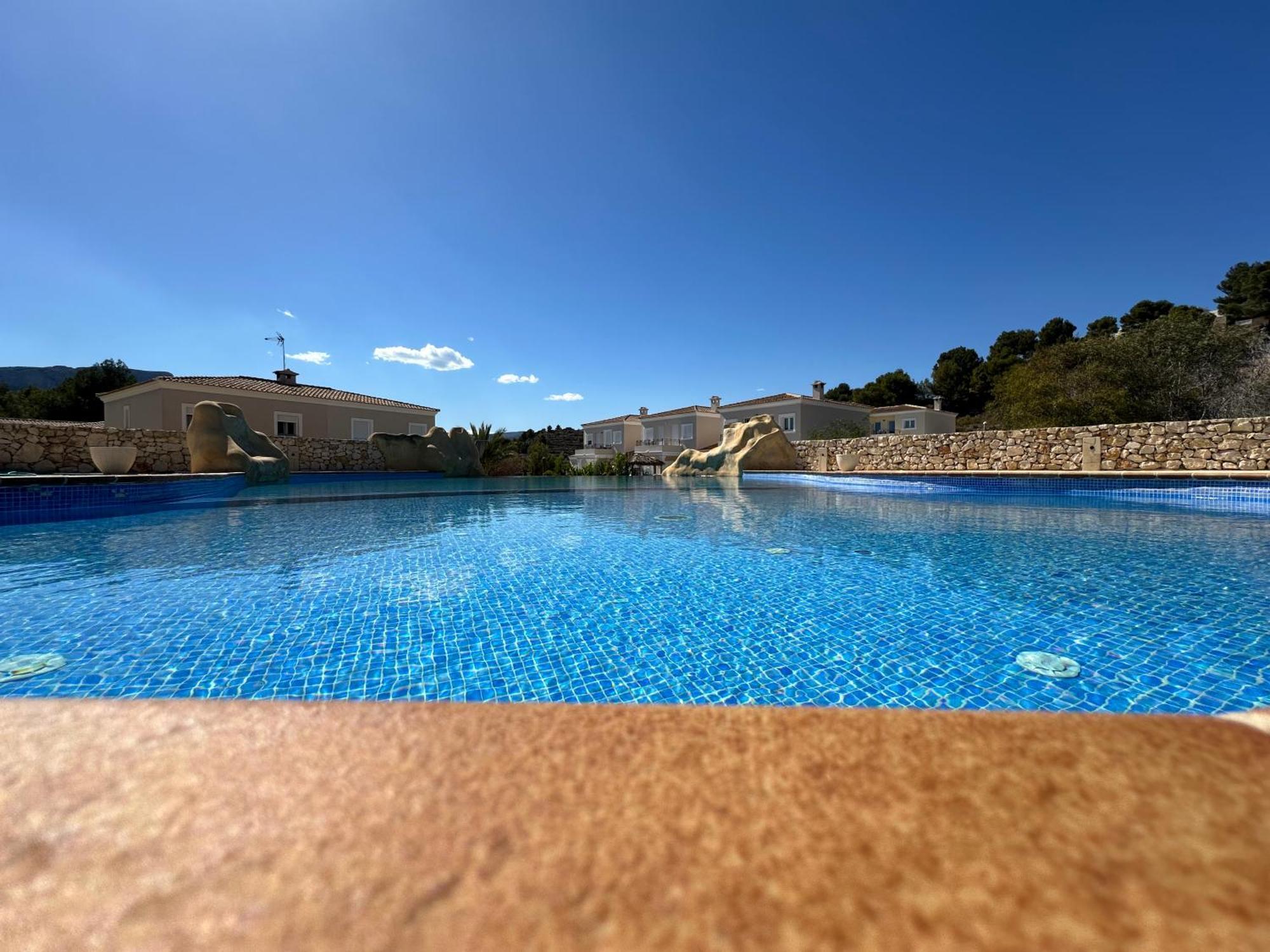 カルプ Cala-Azul Y Jacuzziヴィラ エクステリア 写真